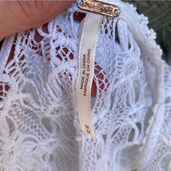 Free People White Lace Crochet Neckline Fiesta Mini Flowy dress size medium - Picture 16 of 16